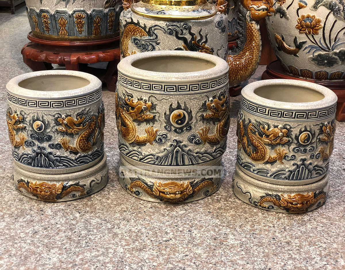 Hình ảnh sắp xếp bàn thờ gia tiên 3 bát hương