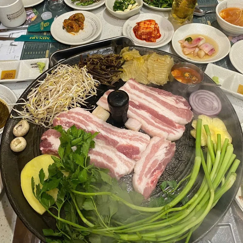 Minari Samgyeopsal (Pork Belly with Water Dropwort) (400g)