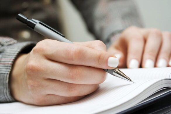 Di chúc viết tay không công chứng có hợp pháp không