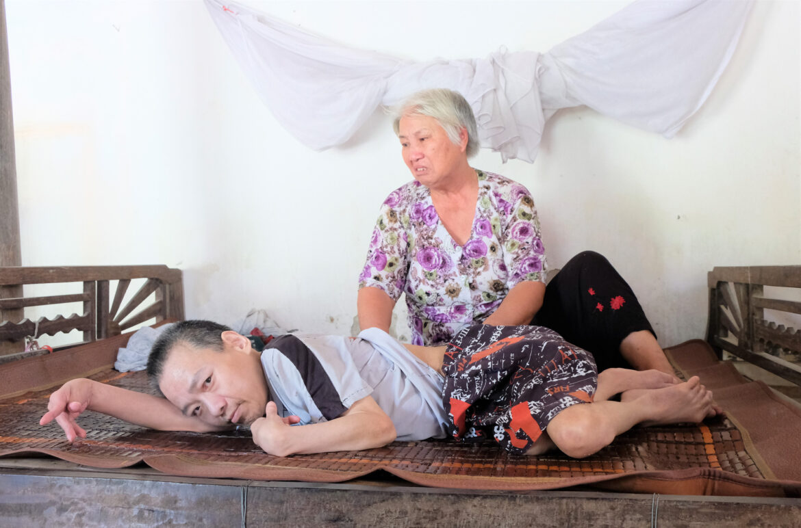 Chế độ chăm sóc người khuyết tật năm 2023 như thế nào?