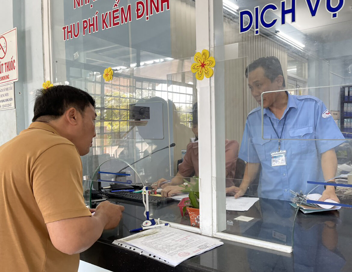 Theo luật định thực hiện hồ sơ gia hạn đăng kiểm cần giấy tờ gì?