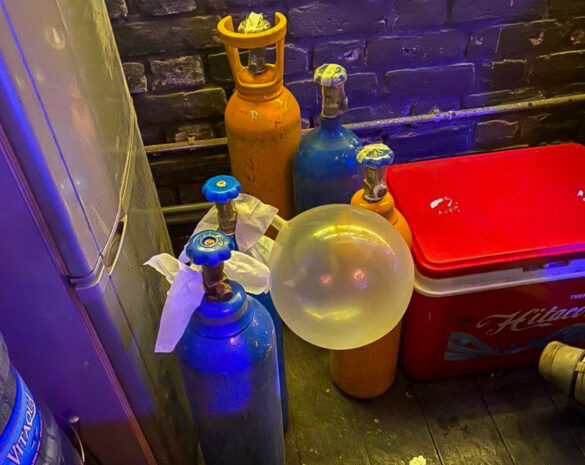 Năm 2023, bán bóng cười bị phạt như thế nào