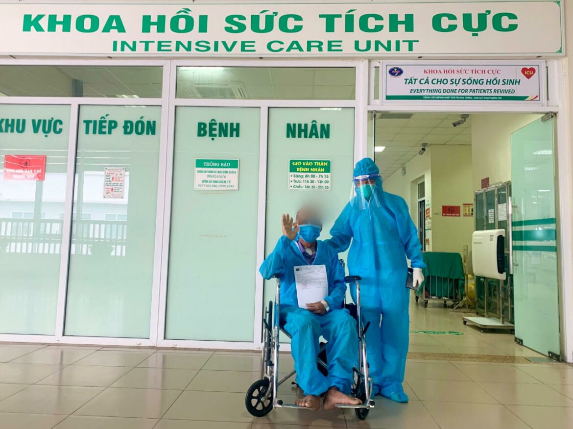 Bảo hiểm y tế miễn phí cho người cao tuổi