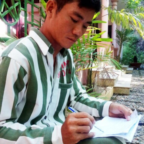 Tải xuống Mẫu đơn xin khoan hồng ngay