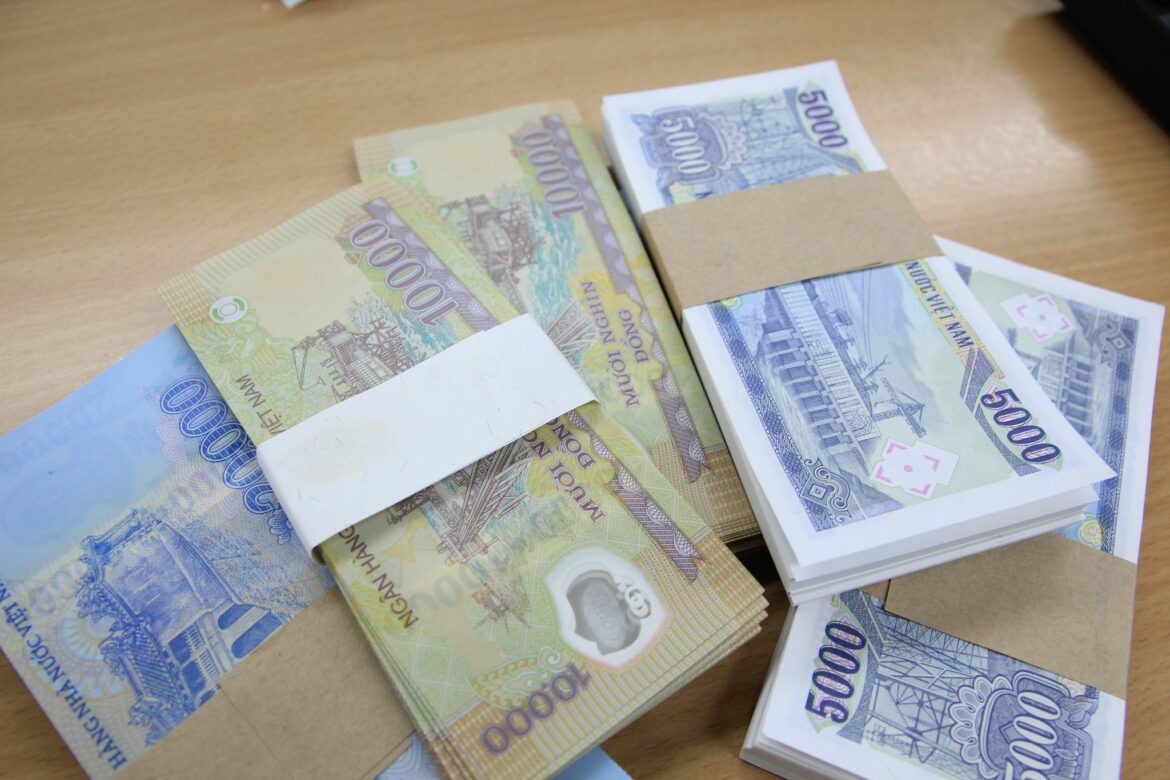 Hợp đồng môi giới tiền tệ