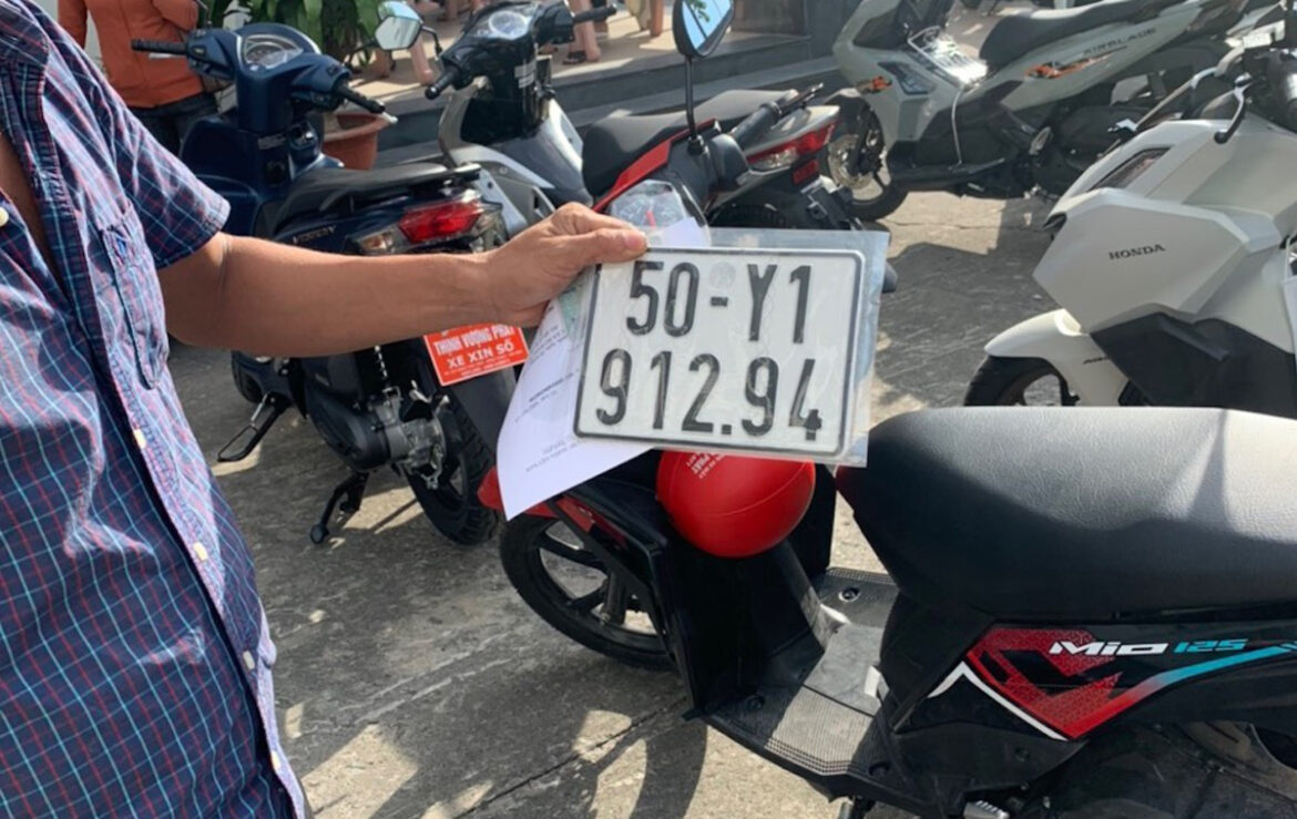 Sang tên xe máy hết bao nhiêu tiền