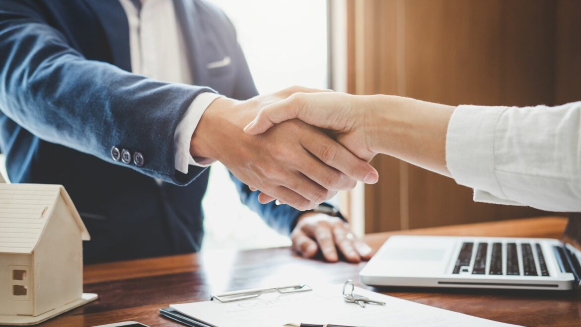 Thủ tục lựa chọn nhà thầu đối với chào hàng cạnh tranh