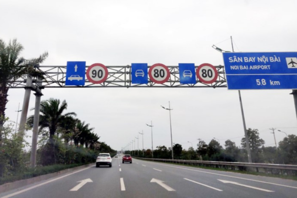 Mức phạt lấn làn xe ô tô năm 2024 là bao nhiêu?