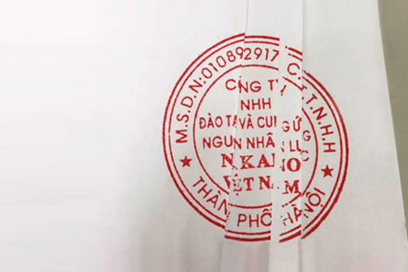 Cách đóng dấu giáp lai 2 tờ chuẩn pháp lý như thế nào?