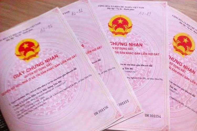 Năm 2024, cấp đổi sổ đỏ mới mất bao nhiêu tiền