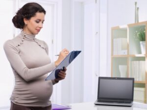 Có được cho phụ nữ mang thai nghỉ việc không