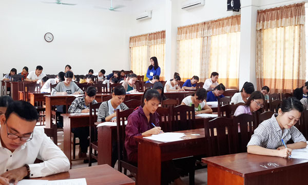 Có bằng IELTS có được miễn thi công chức không