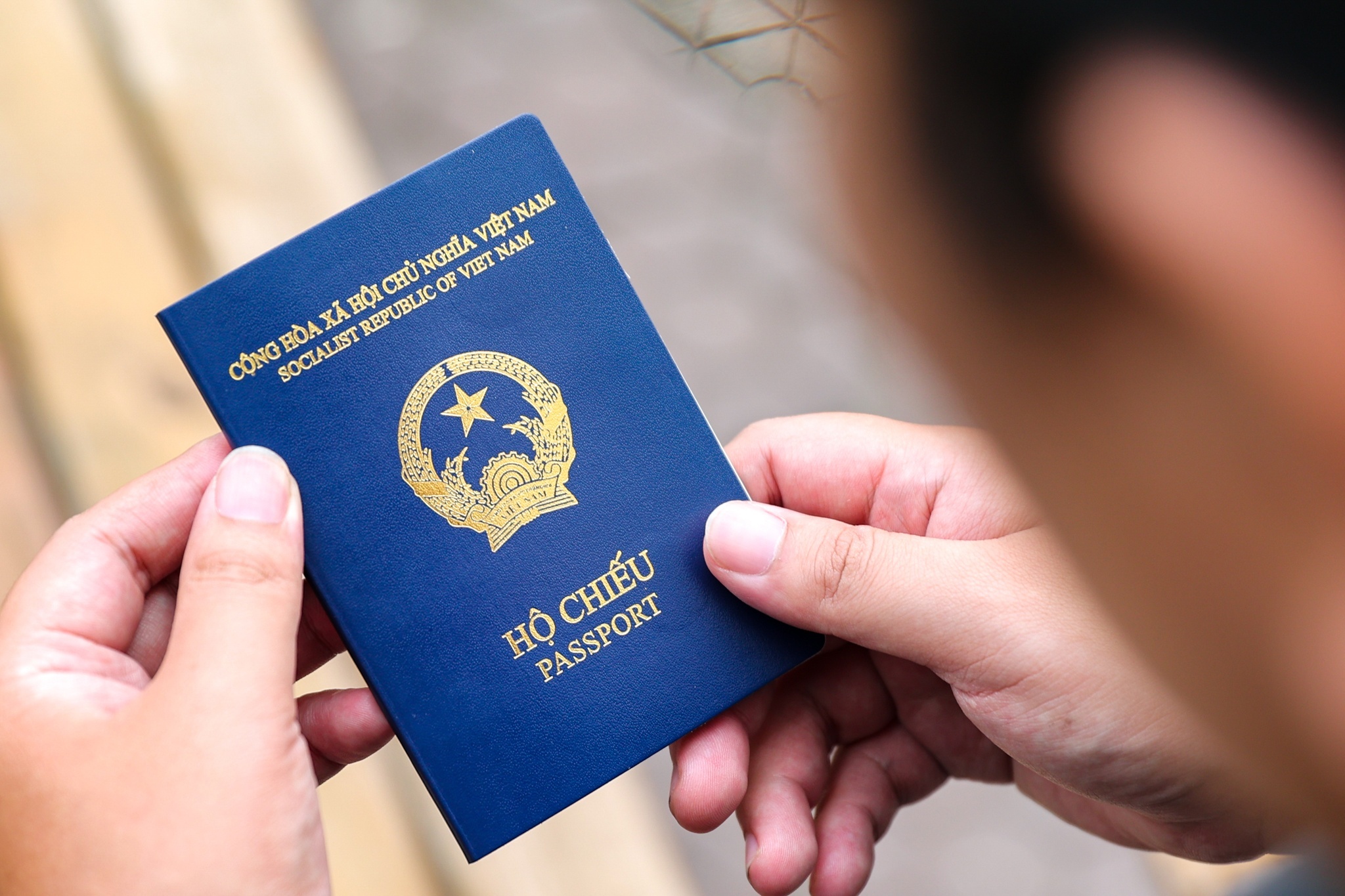 Làm hộ chiếu đi nước ngoài online