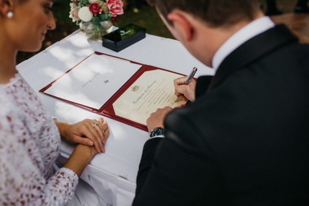 Đăng ký kết hôn khi một bên không đồng ý có được không 2023?