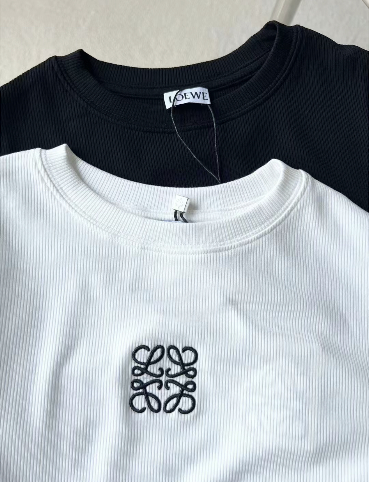 D483G LOEWE knitted long sleeve 28$ gallery