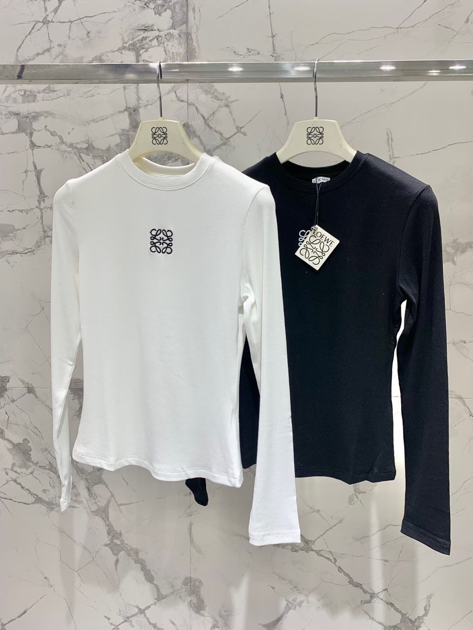 D483G LOEWE knitted long sleeve 28$ gallery