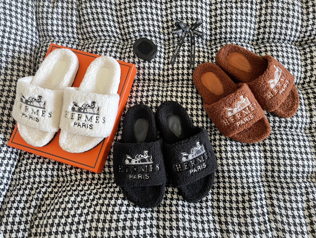 D496G Hermès slippers 36.9$ gallery