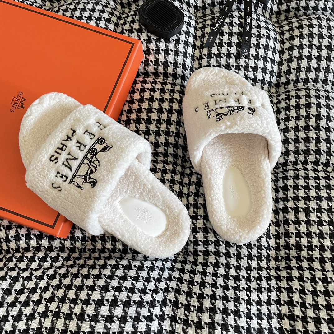 D496G Hermès slippers 36.9$ gallery