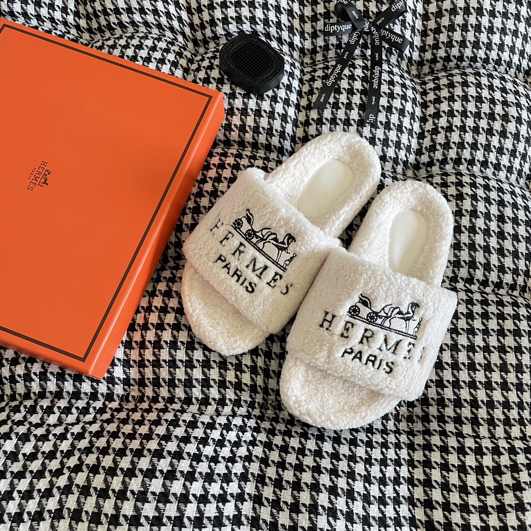 D496G Hermès slippers 36.9$ gallery
