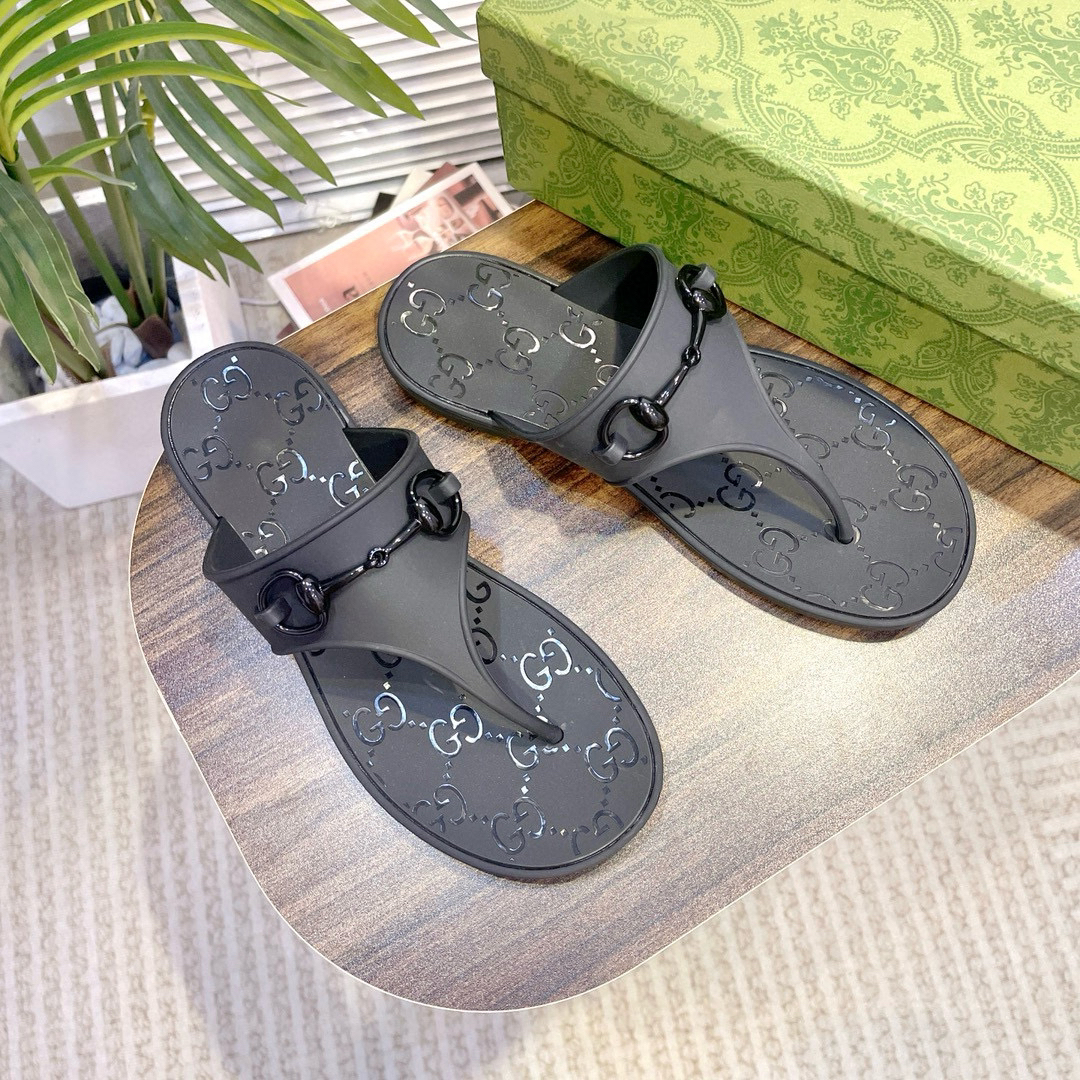 D585G GUCCI Women's thong sandal with Horsebit  48$ gallery