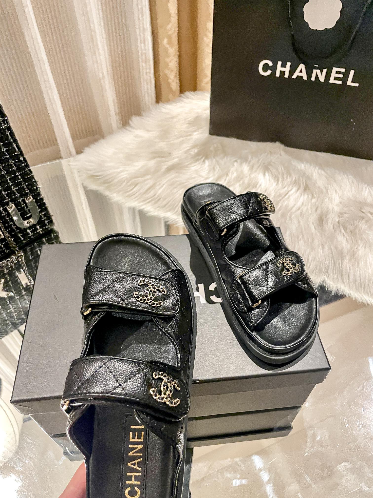 D591G Chanel sandals 48$ gallery