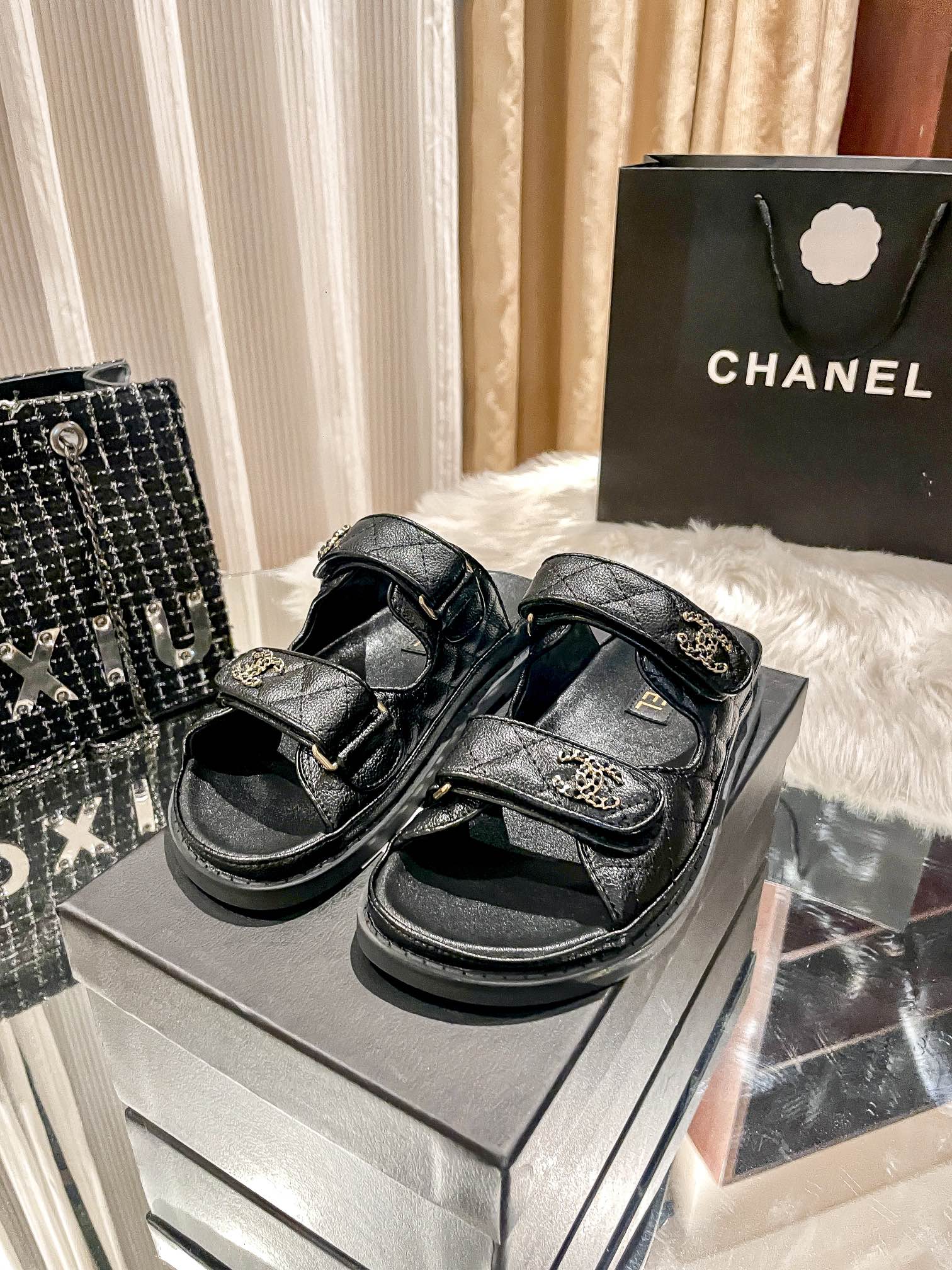 D591G Chanel sandals 48$ gallery