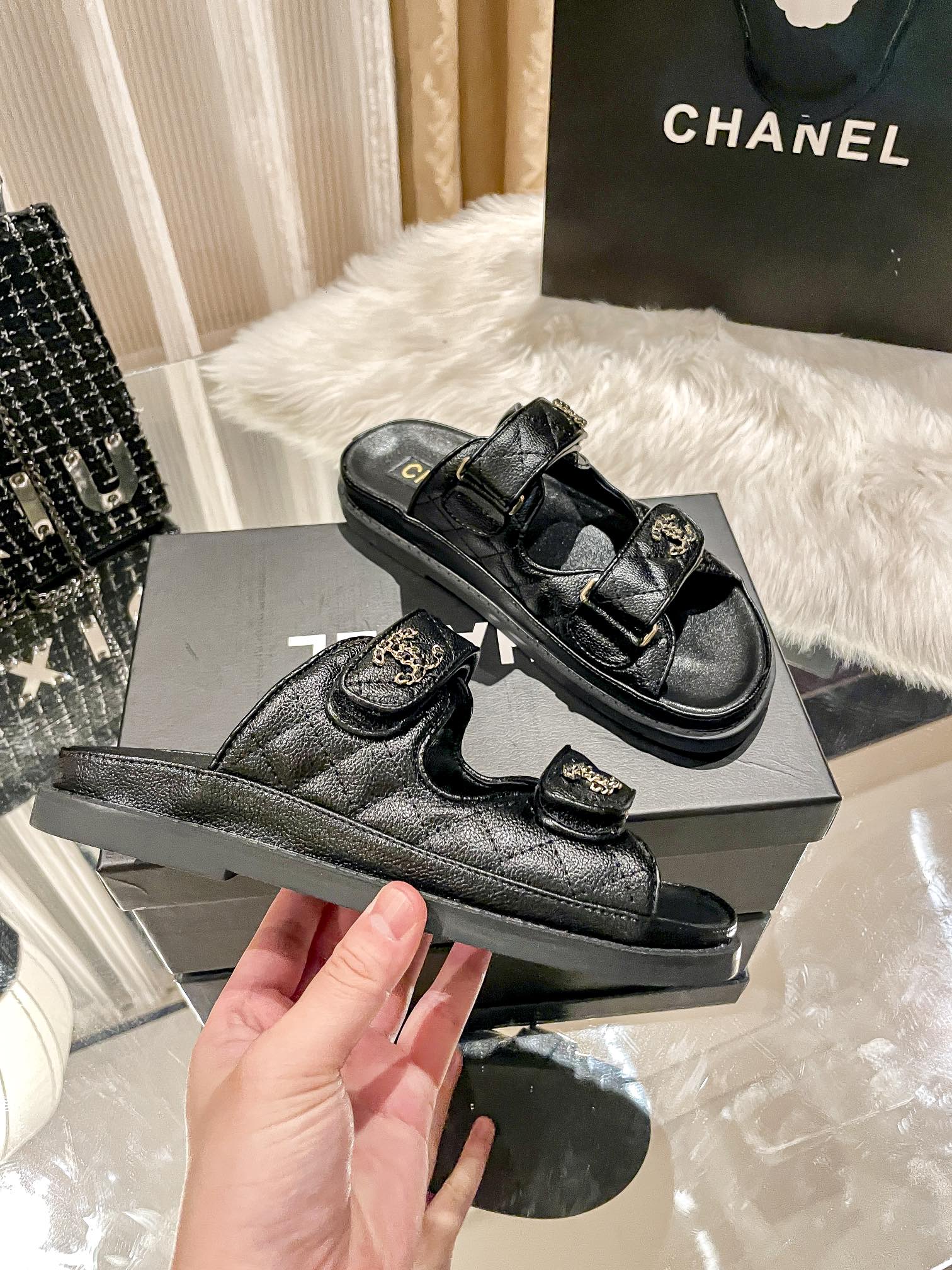 D591G Chanel sandals 48$ gallery