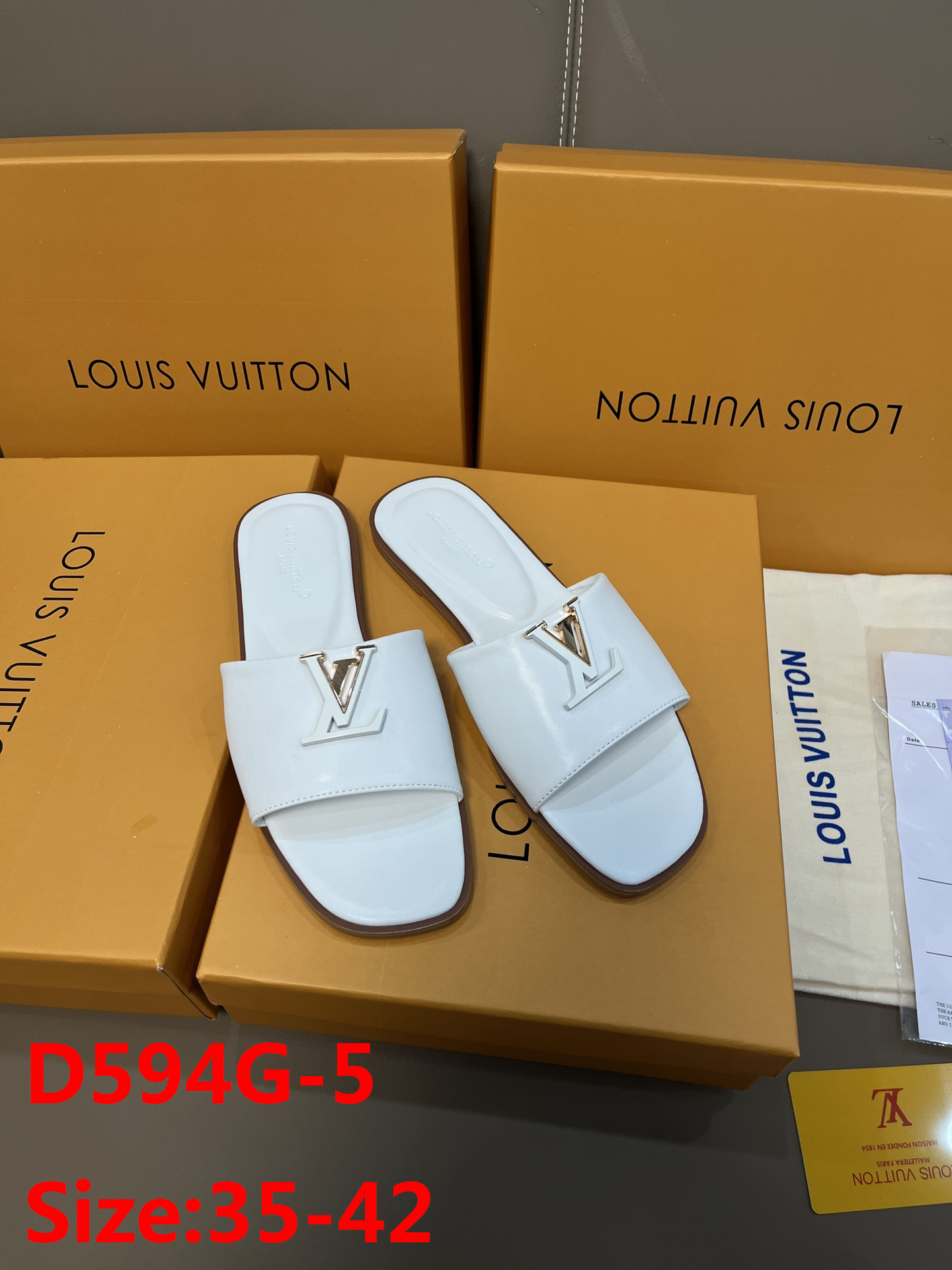 D594G Louis Vuitton Slippers 36.9$ gallery