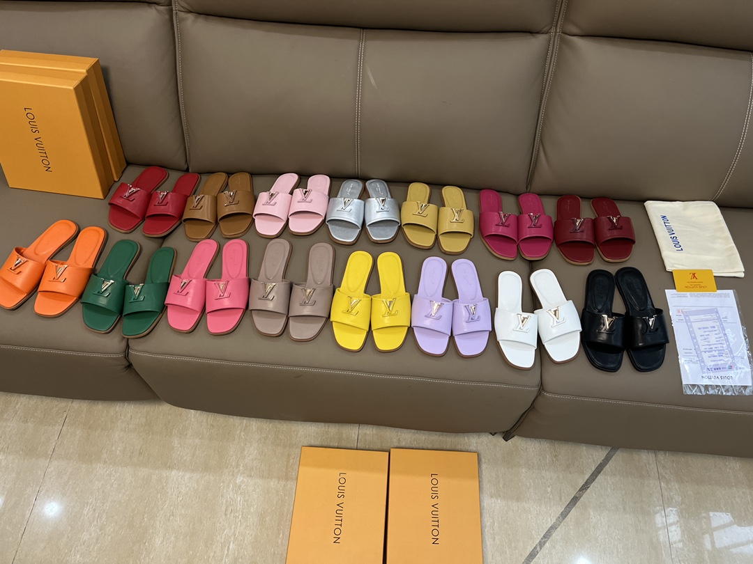 D594G Louis Vuitton Slippers 36.9$ gallery