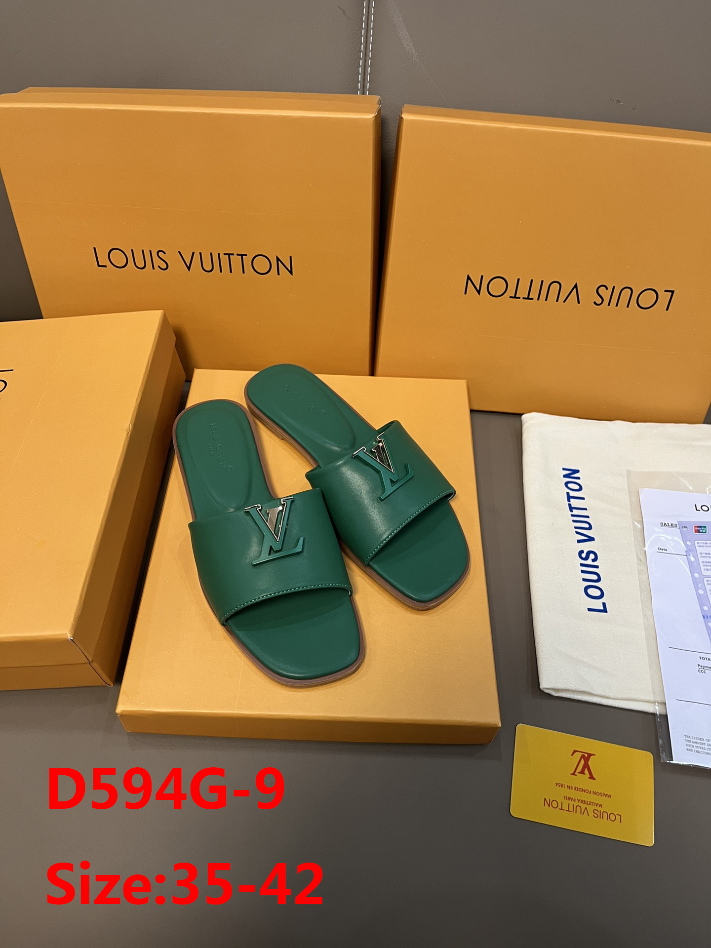 D594G Louis Vuitton Slippers 36.9$ gallery