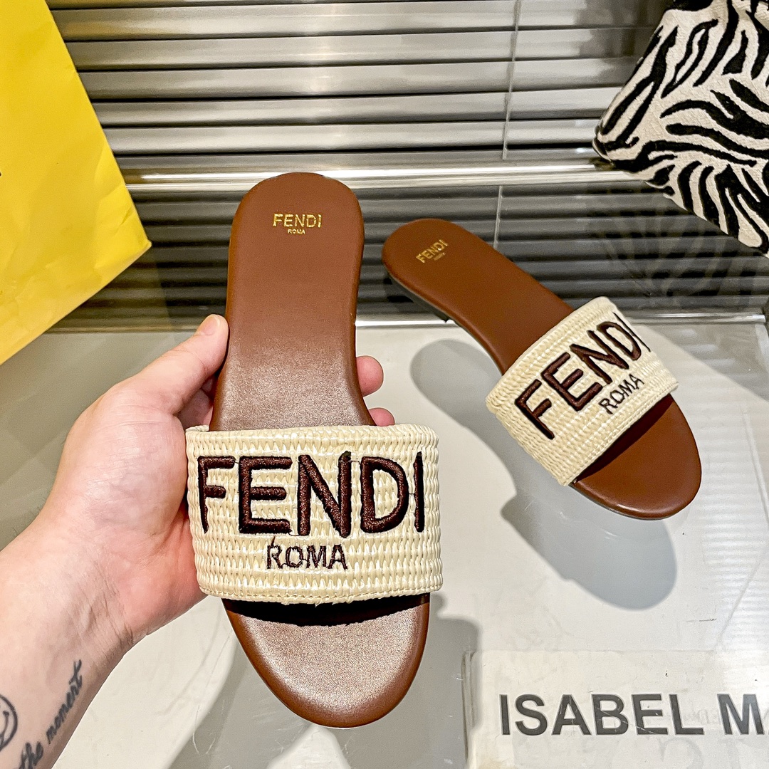 D598G Fendi slippers 36.9$ gallery