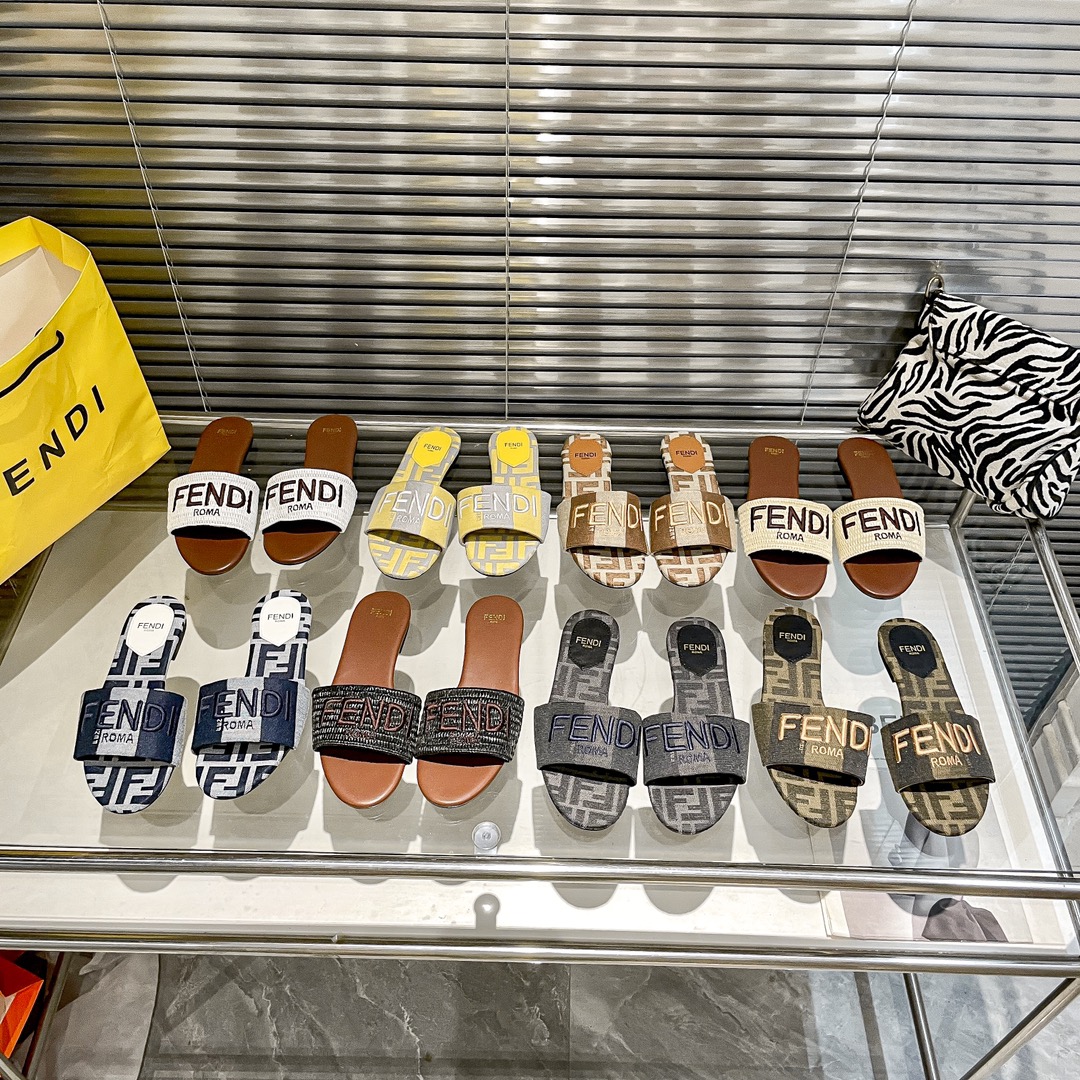 D598G Fendi slippers 36.9$ gallery