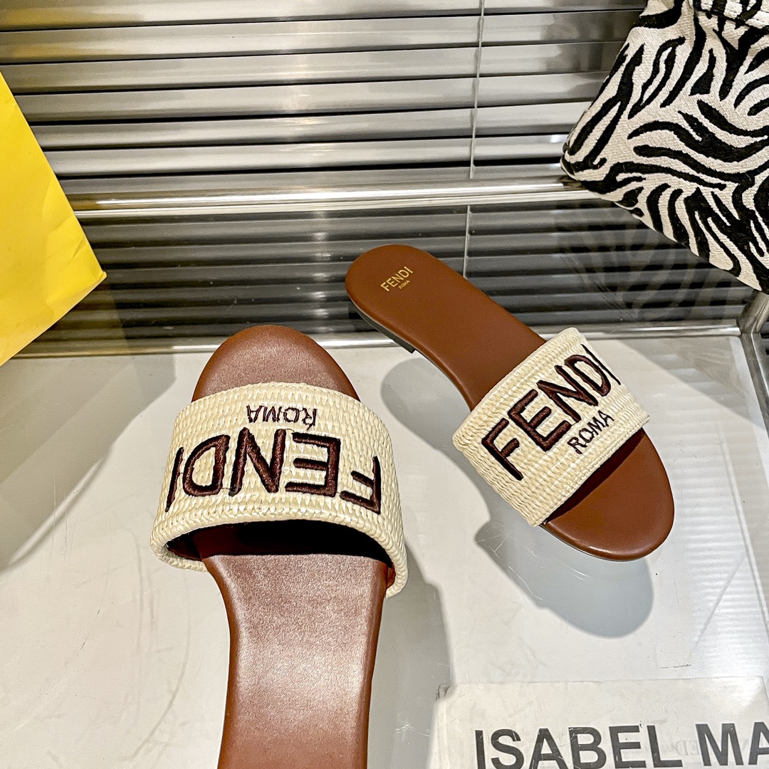 D598G Fendi slippers 36.9$ gallery