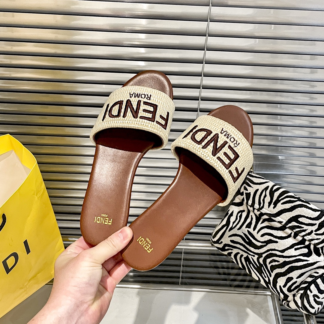 D598G Fendi slippers 36.9$ gallery