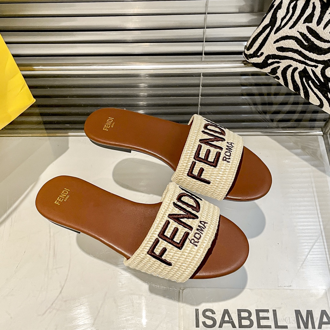 D598G Fendi slippers 36.9$ gallery