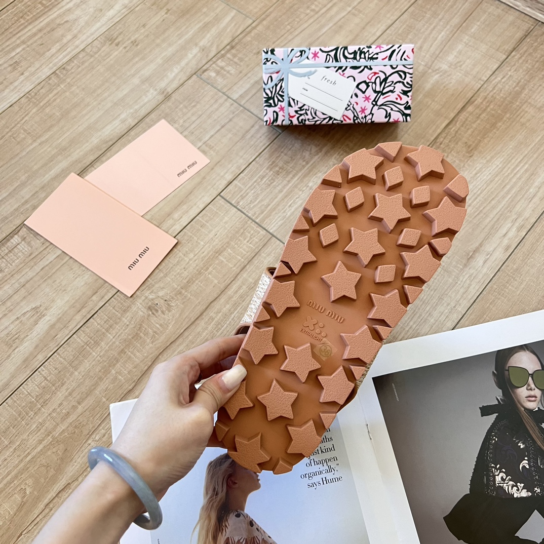 D614G MiuMiu  sandals 42$ gallery