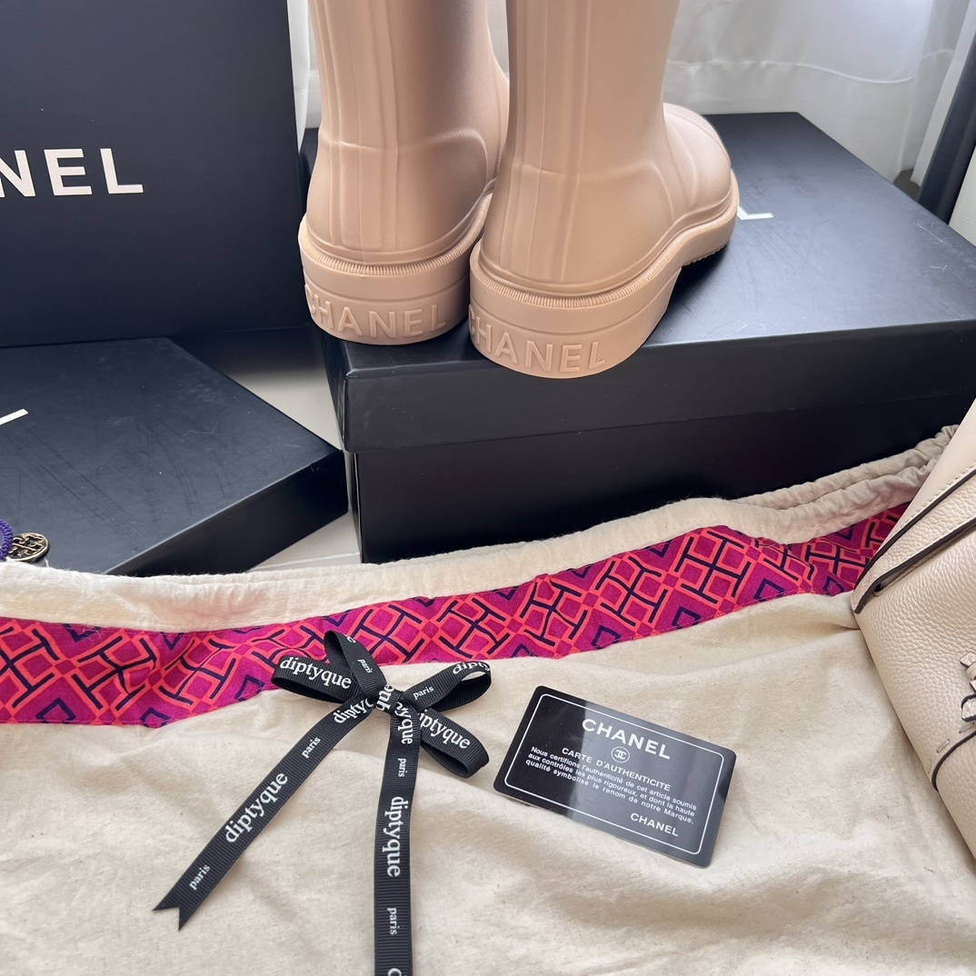 D669G CHANEL Boots 65$ gallery