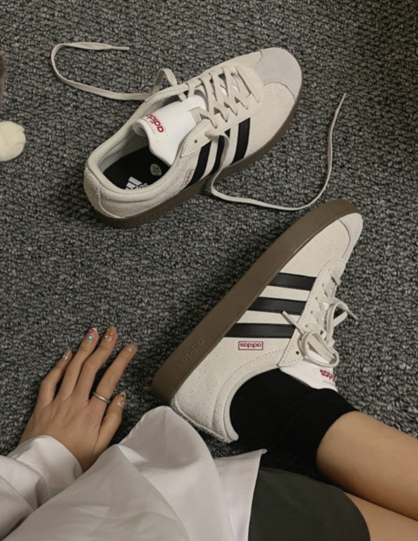 G112Z Adidas VL Court 2.0NEO $47 gallery