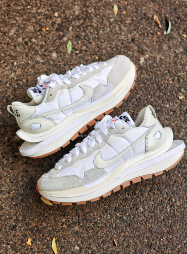 G120Z Sacai x Nike VaporWaffle $50 gallery
