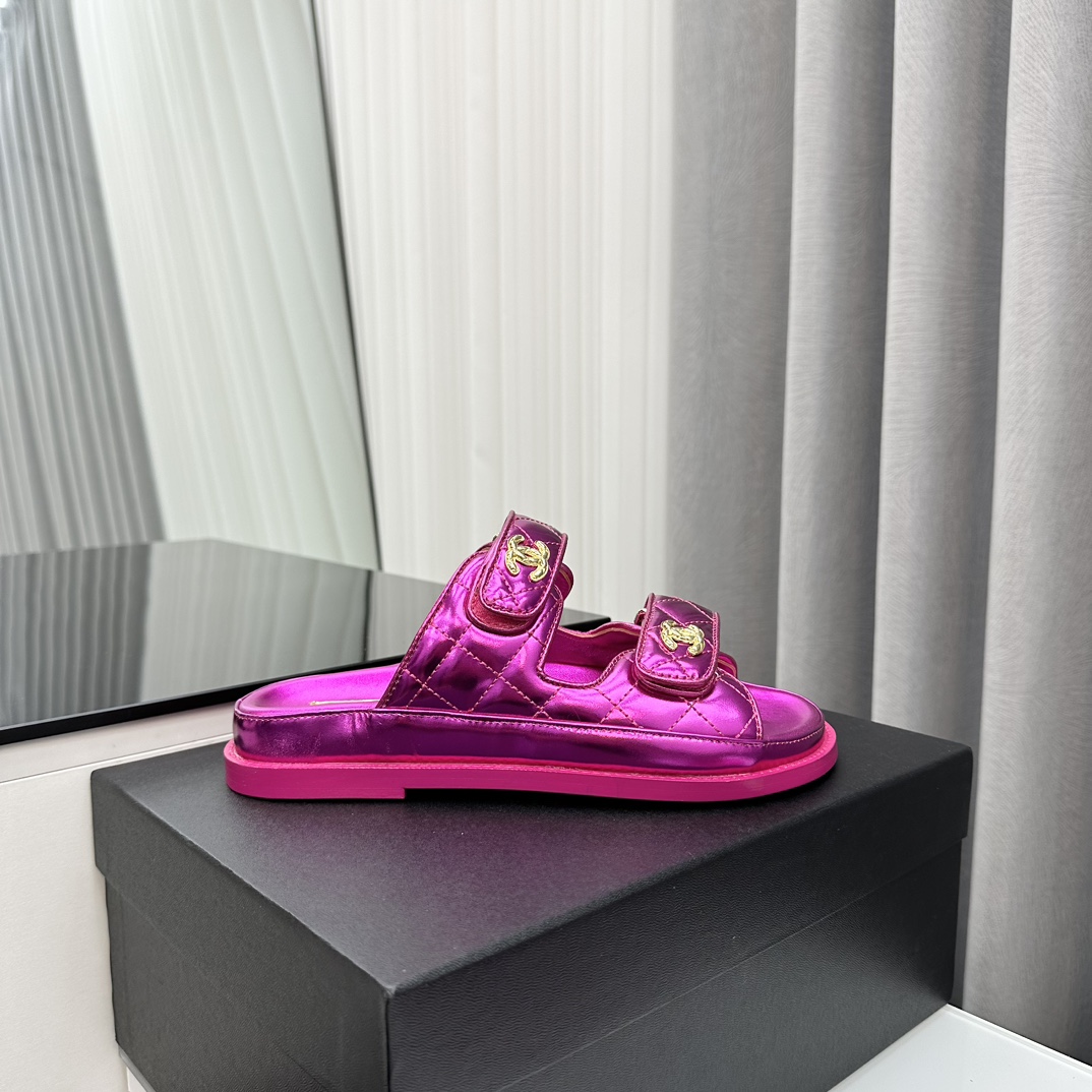 G149Z Chanel sandals $88 gallery