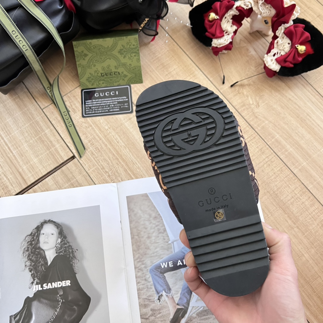 G159Z GUCCI slippers $38 gallery