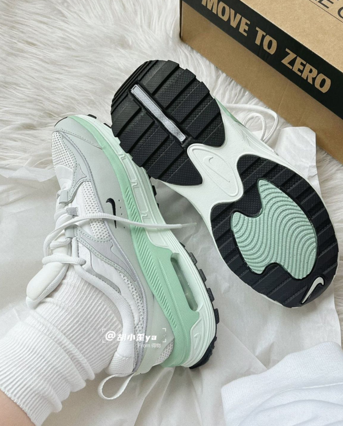 G168Z Nike AIR MAX BLISS $49 gallery