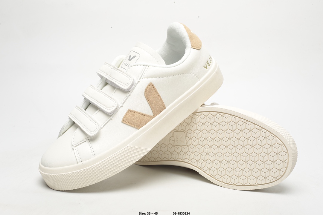G97Z Veja Campo Chrome Free Low Sneakers $48 gallery