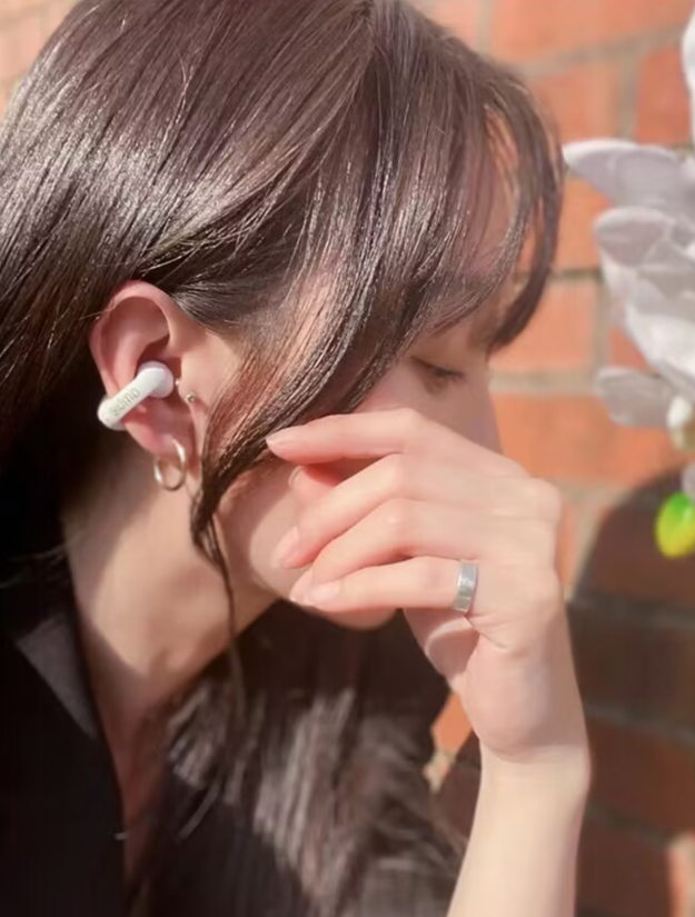 G9Z SONY Ambie Bluetooth headset $38 gallery