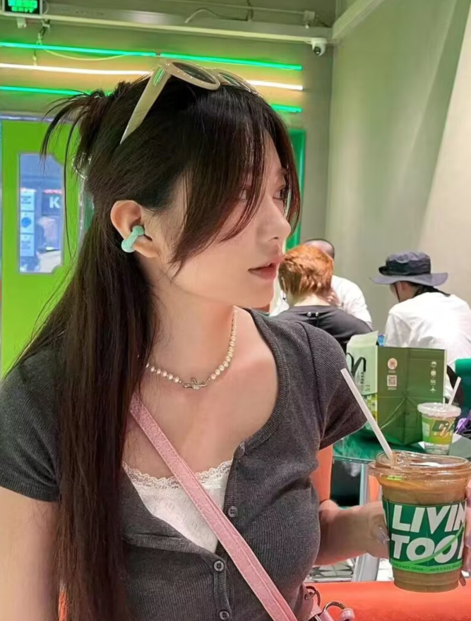 G9Z SONY Ambie Bluetooth headset $38 gallery