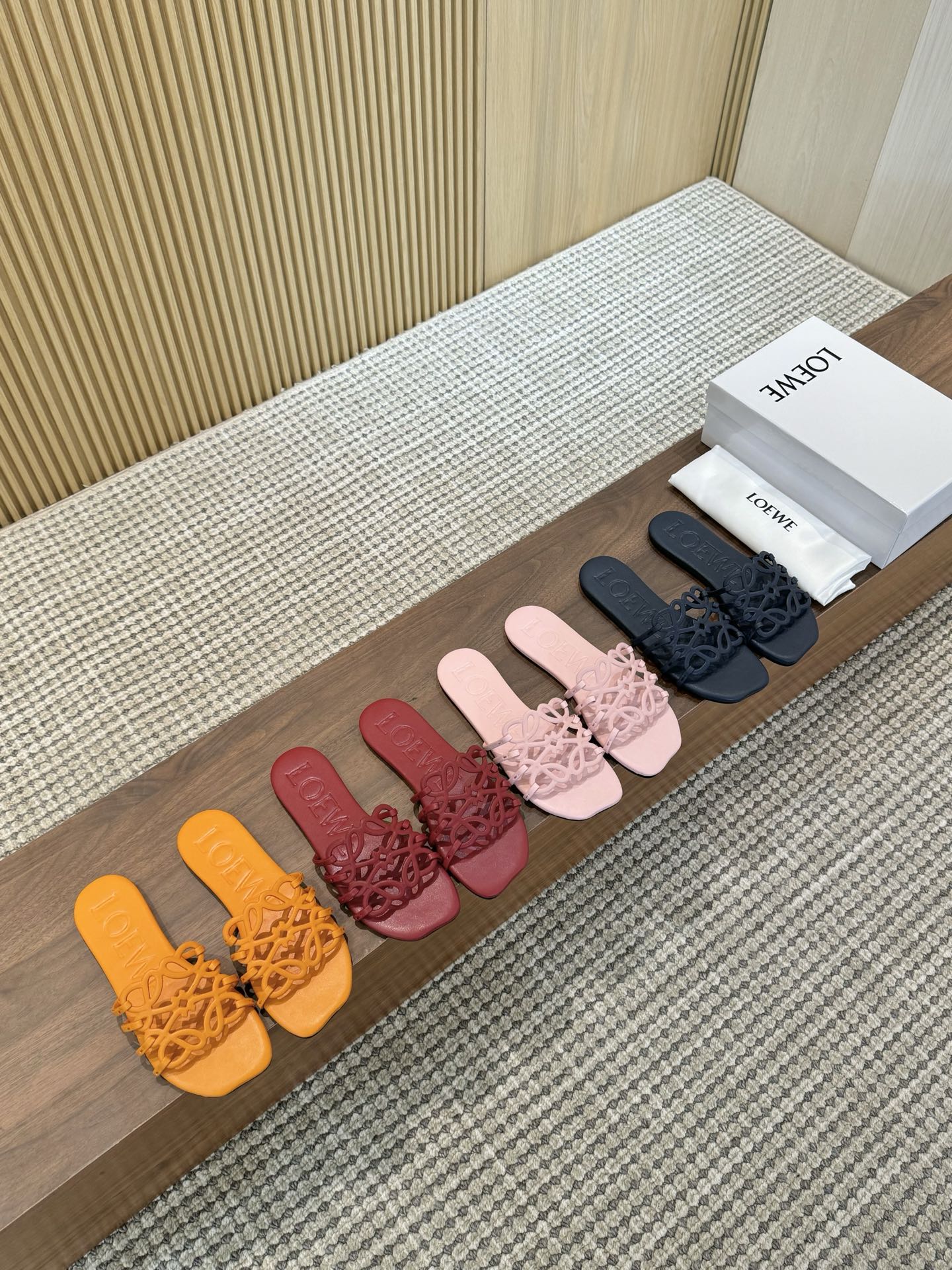 GZ008 Loewe slippers high quality 58$ gallery