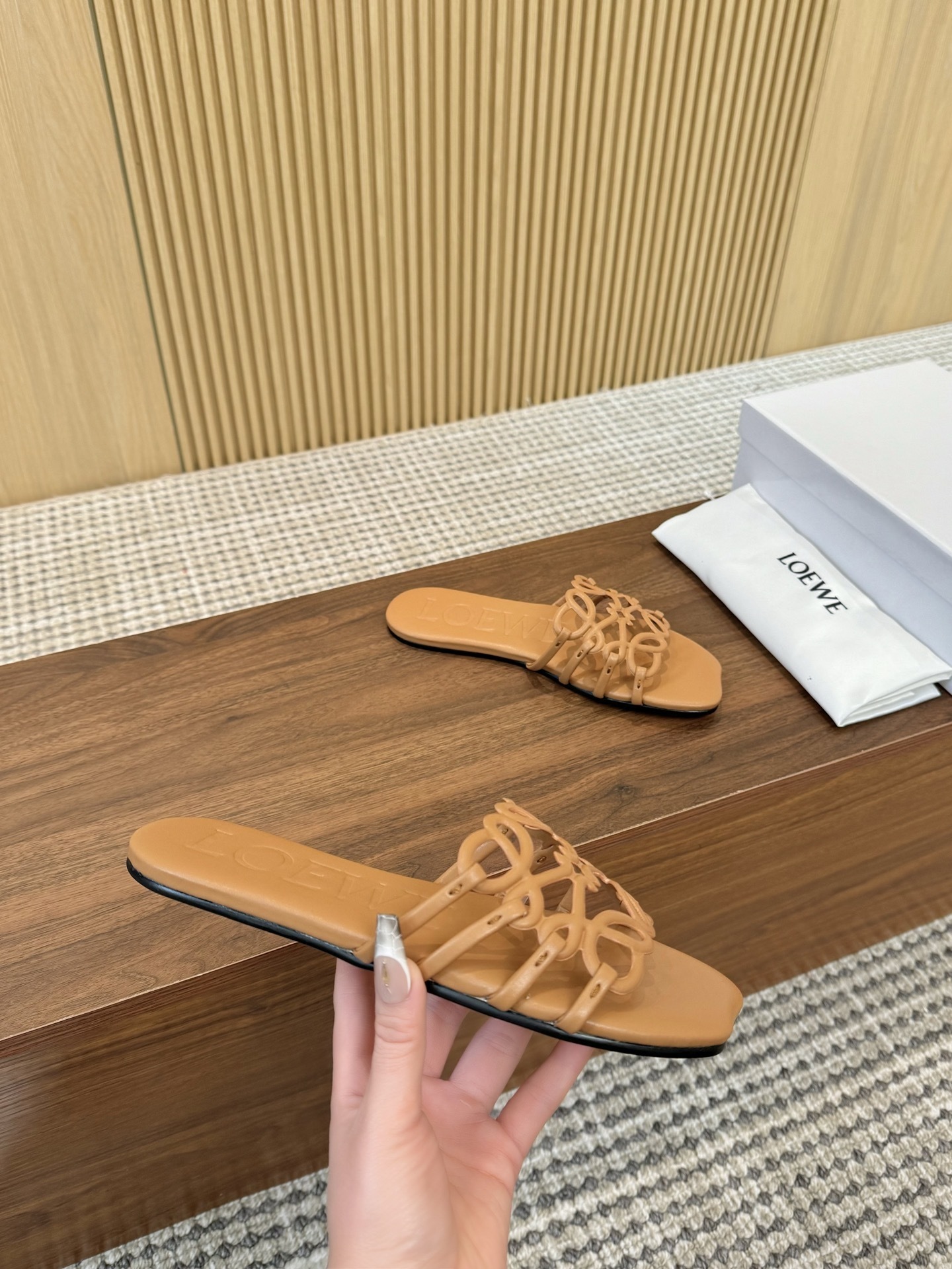 GZ008 Loewe slippers high quality 58$ gallery