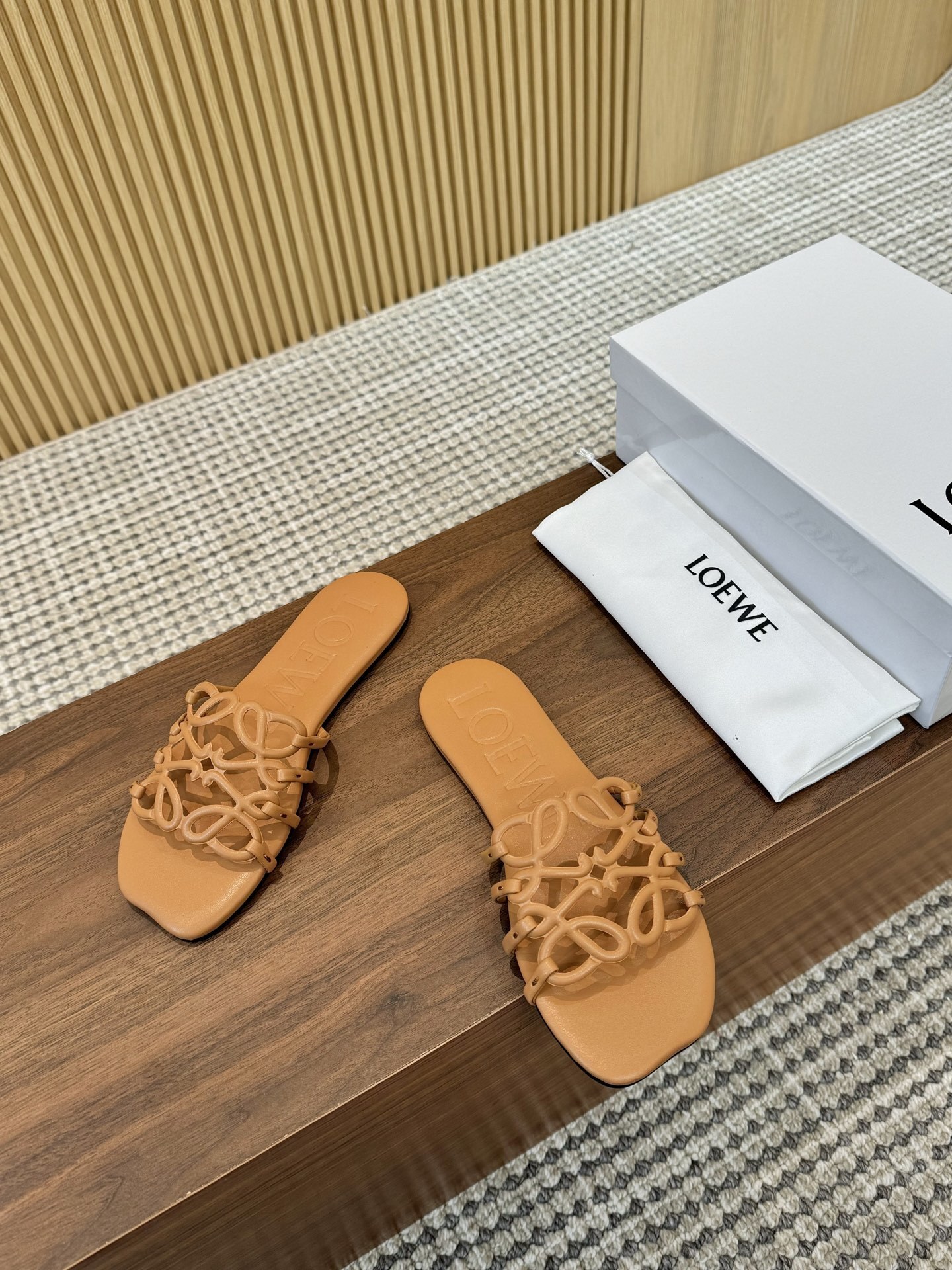 GZ008 Loewe slippers high quality 58$ gallery