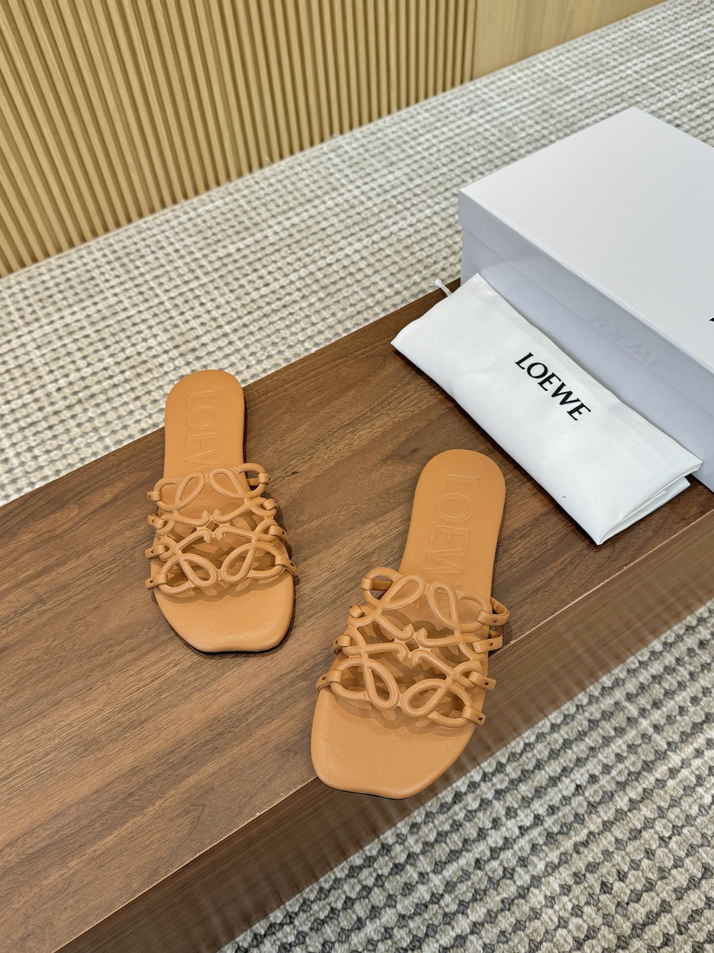 GZ008 Loewe slippers high quality 58$ gallery