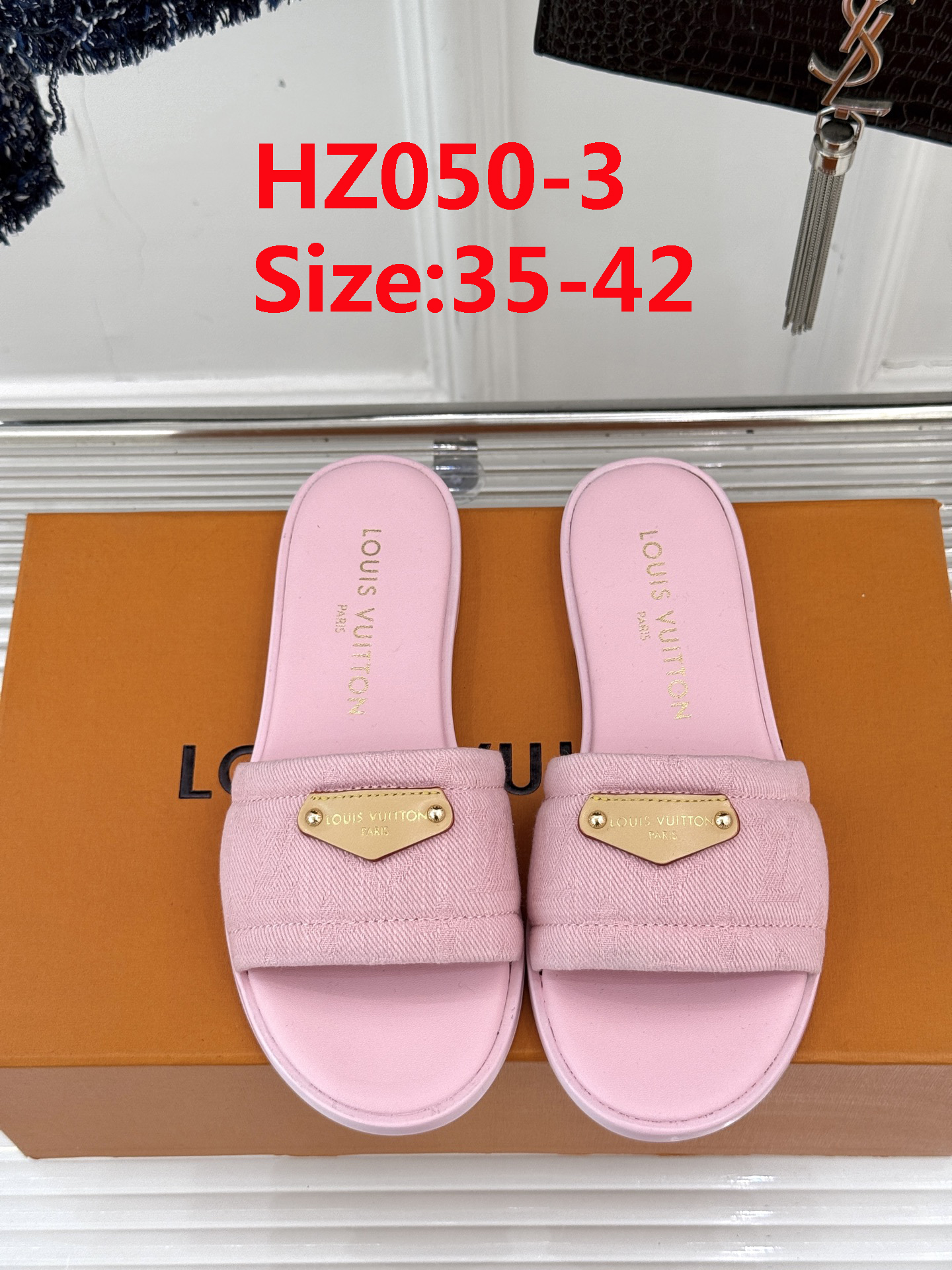 HZ050 Louis Vuitton Slippers 36.9$ gallery